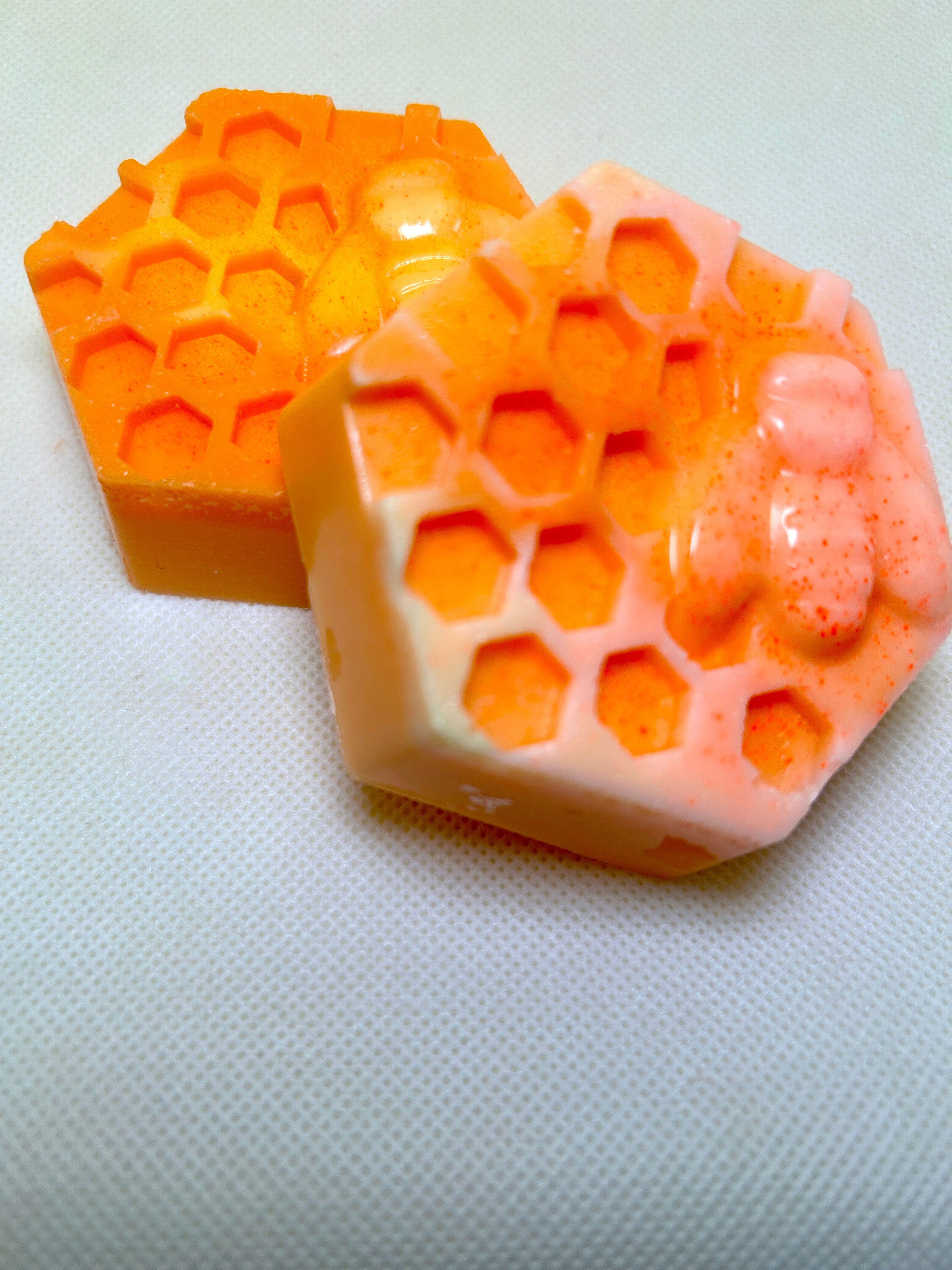 Large honeycomb wax melts