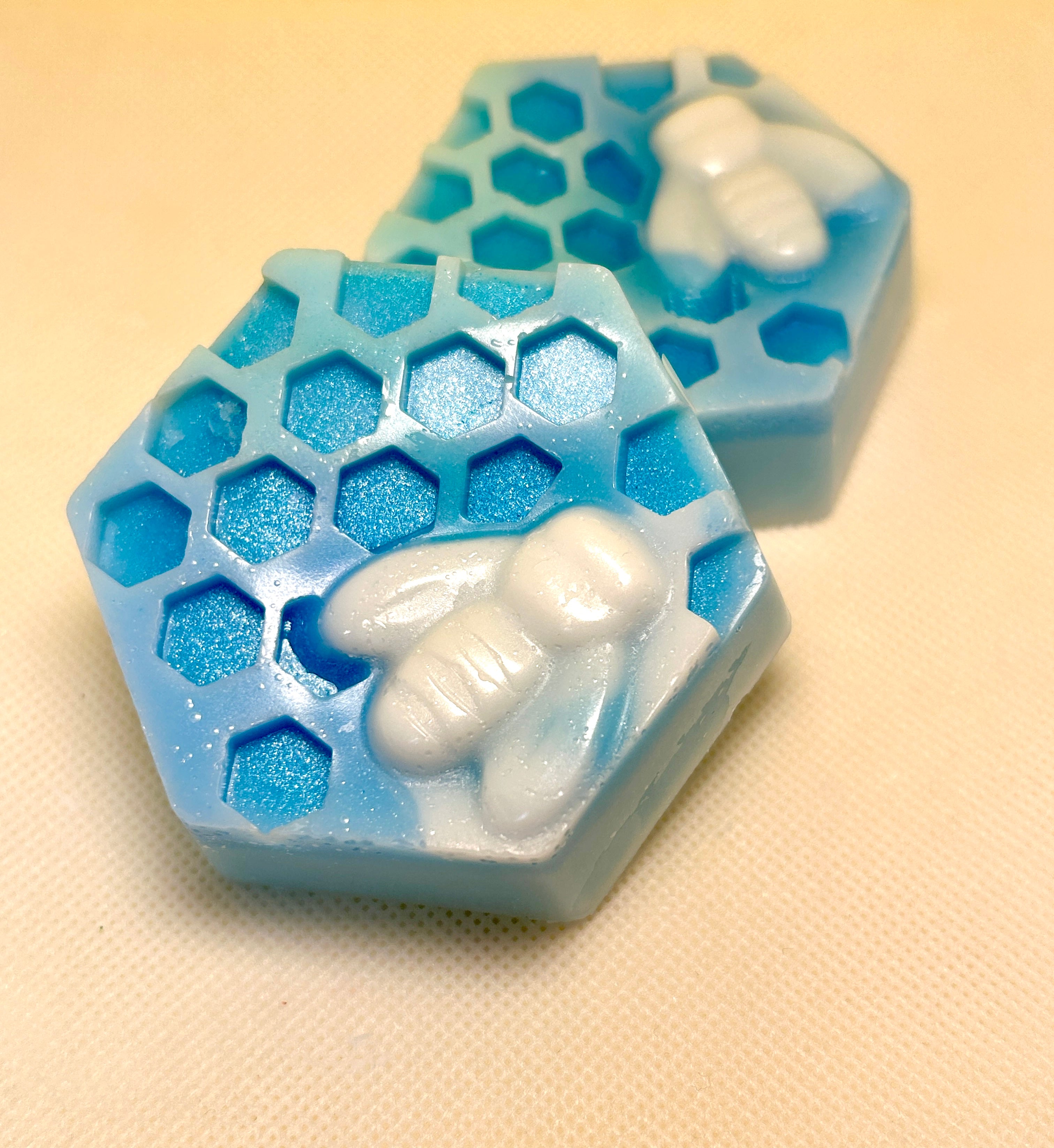 Large honeycomb wax melts