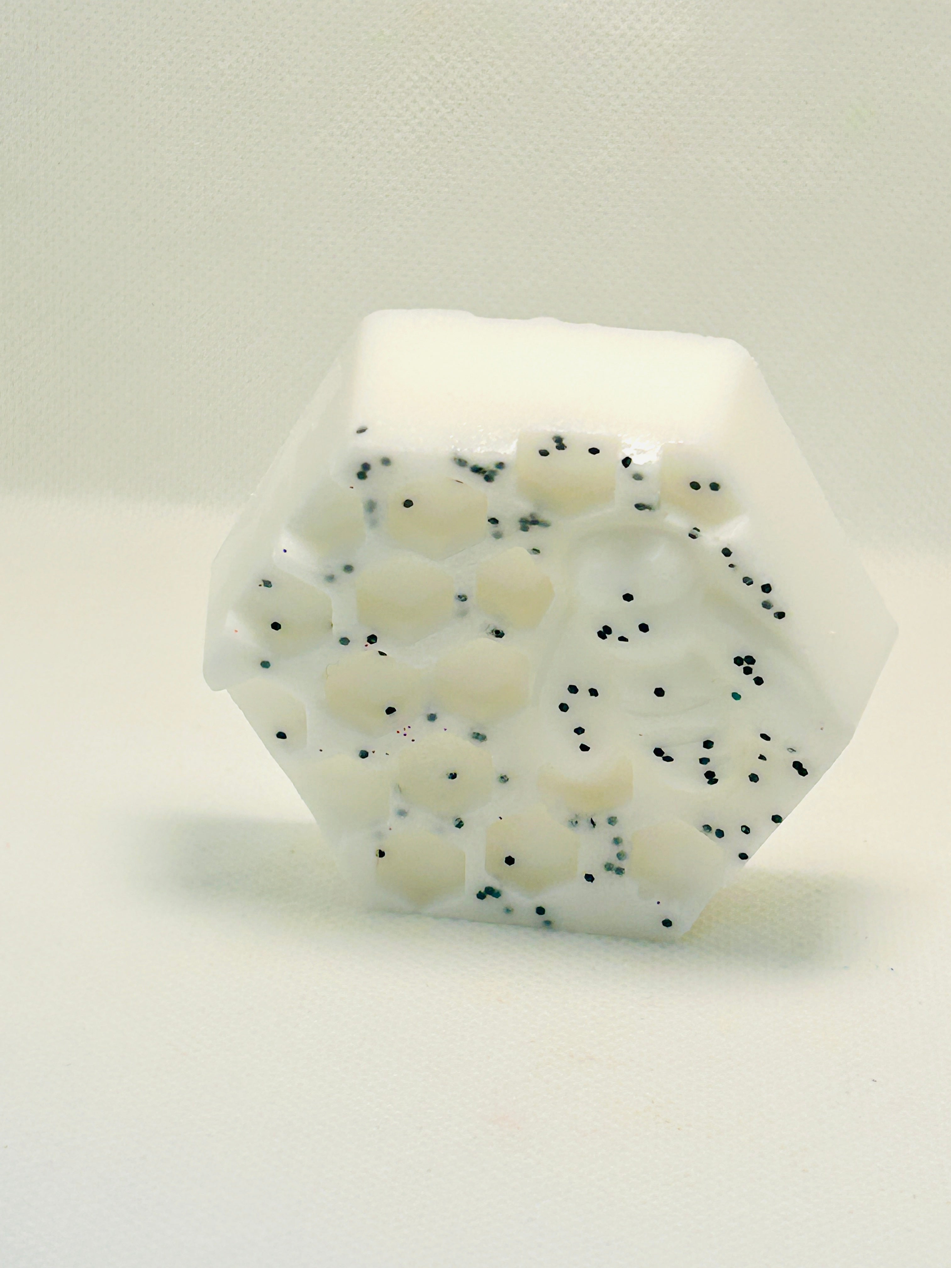 Large honeycomb wax melts